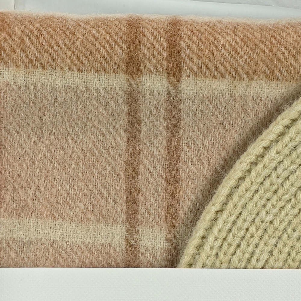 Barbour Women Scarf & Beanie Gift Set OS Camel Plaid Ribbed Knit Warm Luxury NWT - Picture 5 of 9